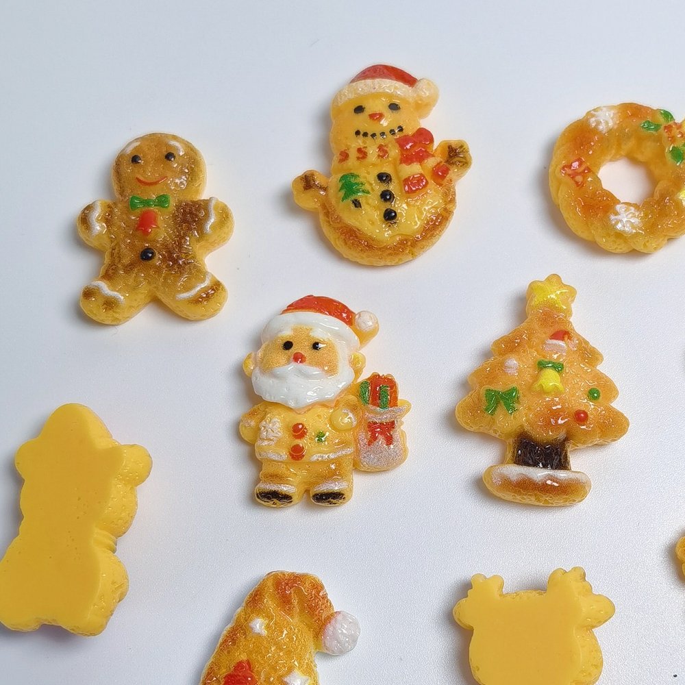 Wholesale Christmas Gingerbread Cabochons Custom 3D Holiday Mini Charms for Hair Phone Keychain Accessories gingerbread snowman Santa and tree detail, product code RW26768 thumbnail