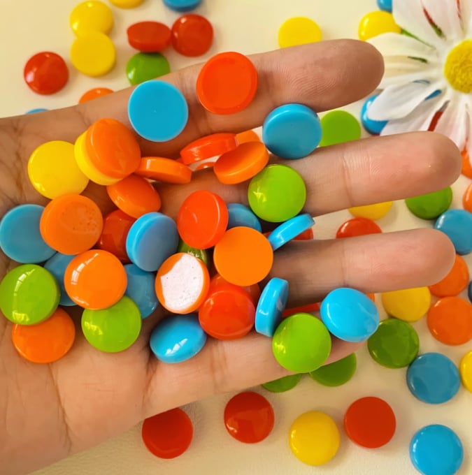 Candy Disc Resin Flatbacks for Wholesale Supply assortment, product code RW2304-C