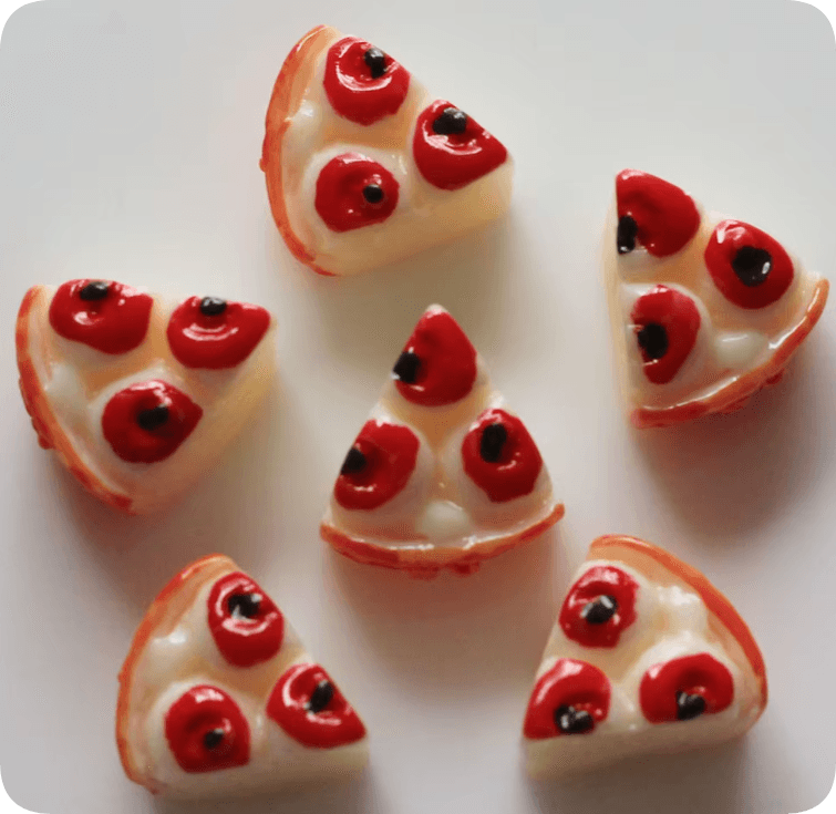 Mixed Mini Pizza Resin Decorations supplied RW285 reference, product code RW337/285 thumbnail